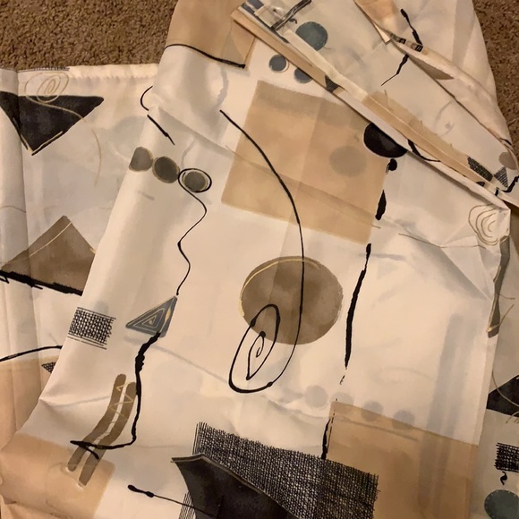 Modern shower curtain with hooks - Picture 2 of 3